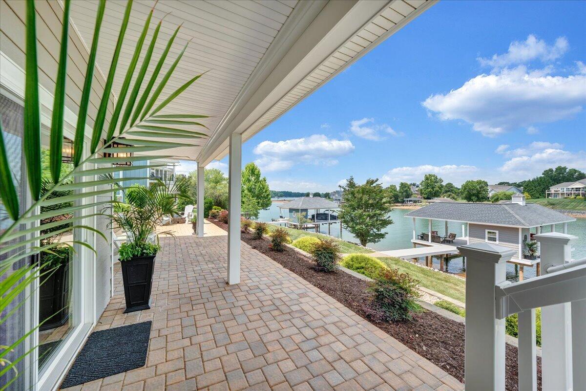 290 Sunset Pointe DR
