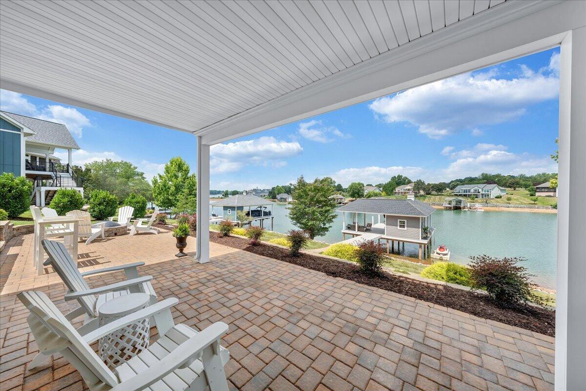 290 Sunset Pointe DR