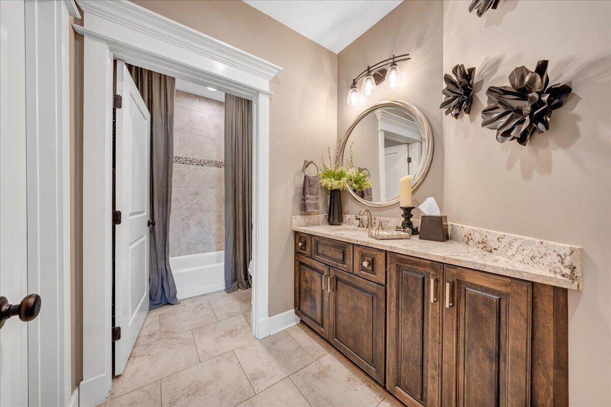 290 Sunset Pointe DR