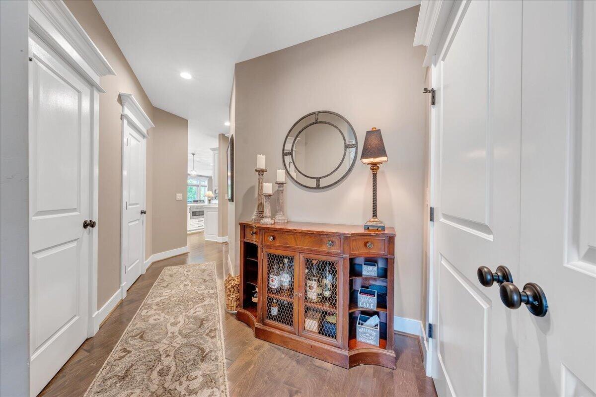 290 Sunset Pointe DR