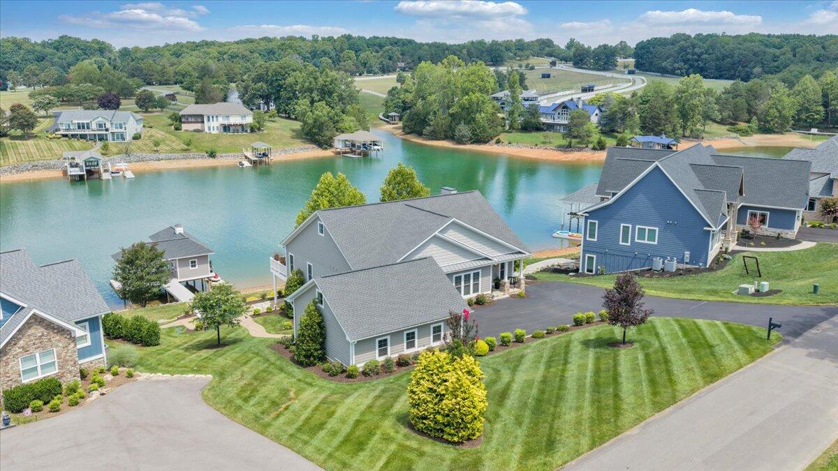 290 Sunset Pointe DR