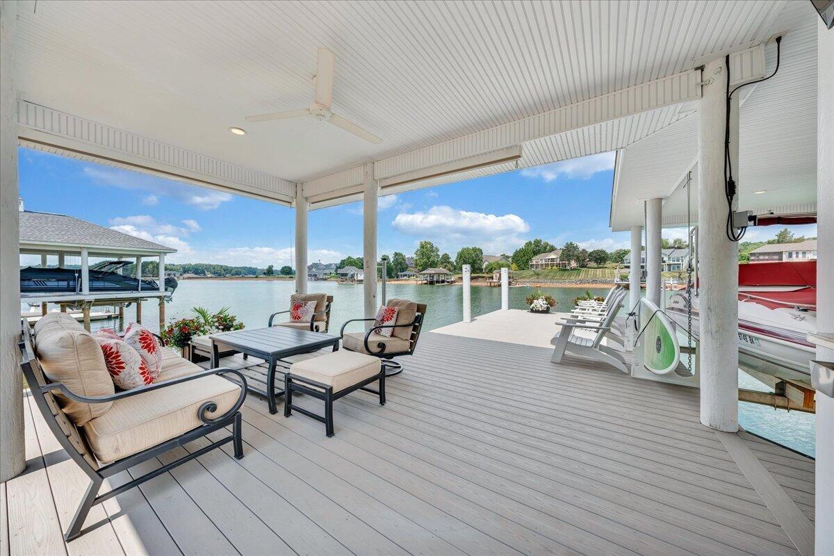 290 Sunset Pointe DR