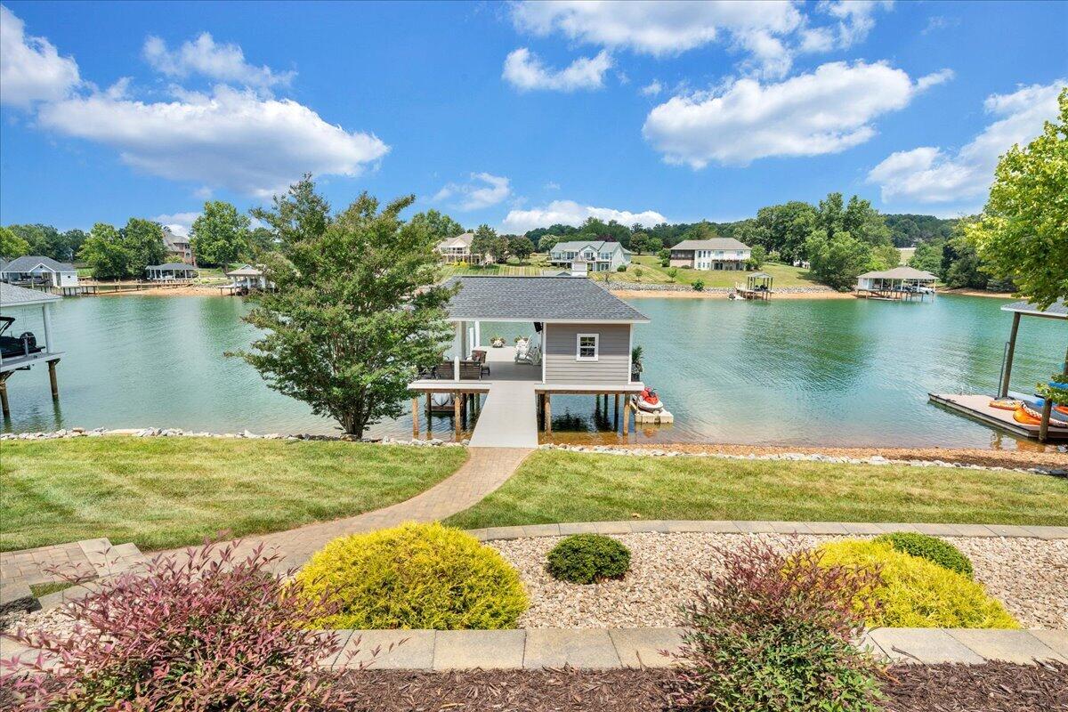 290 Sunset Pointe DR