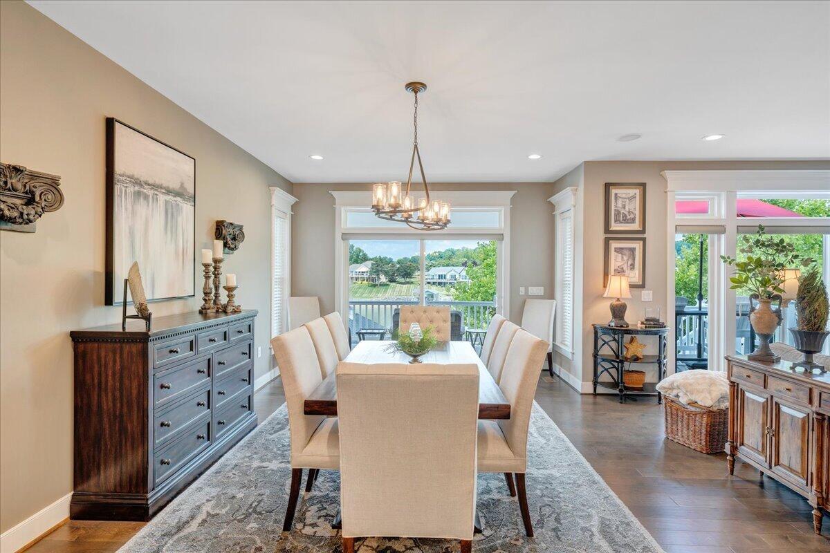 290 Sunset Pointe DR