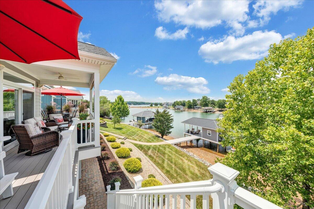 290 Sunset Pointe DR