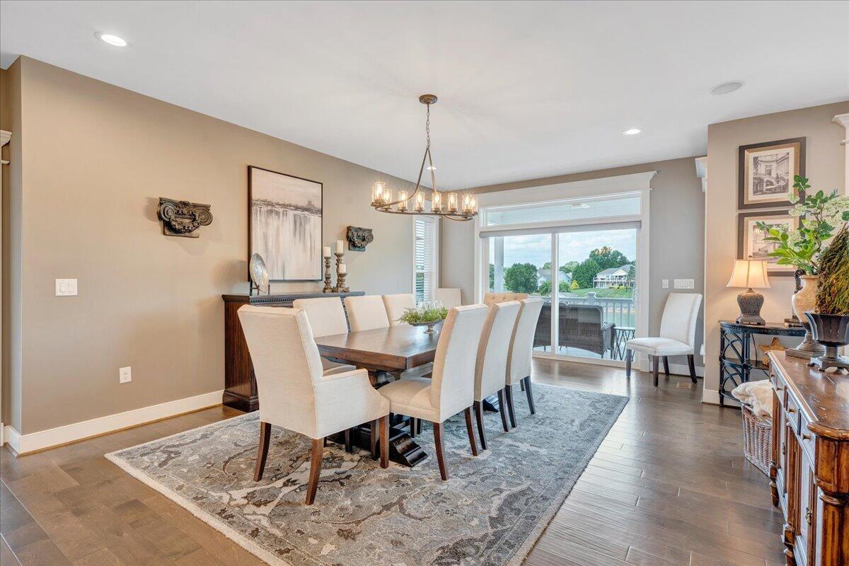 290 Sunset Pointe DR