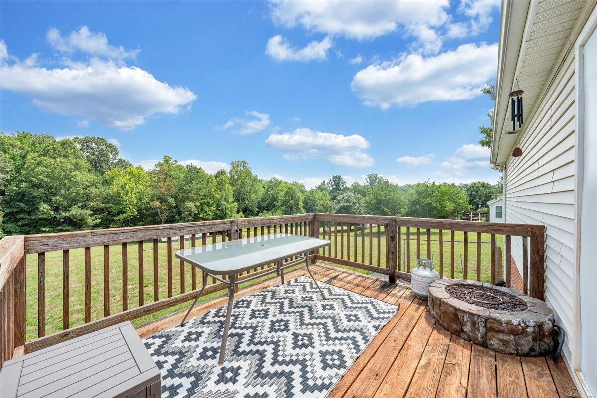 1064 Lipscomb RD