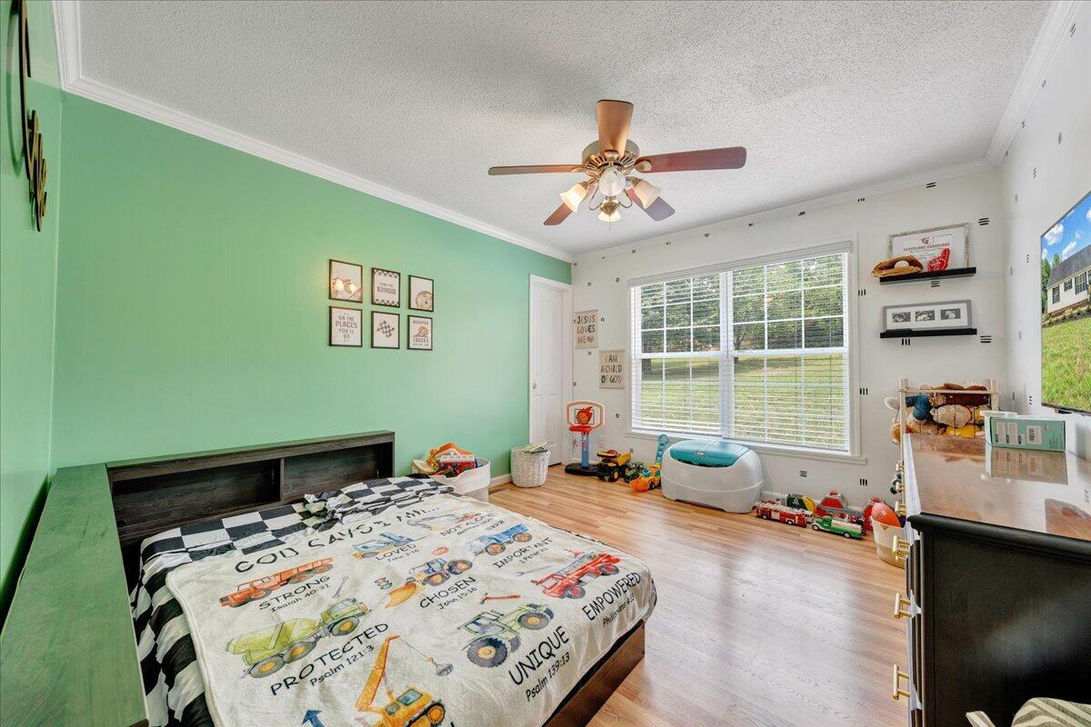 1064 Lipscomb RD