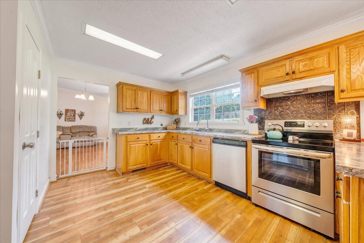 1064 Lipscomb RD