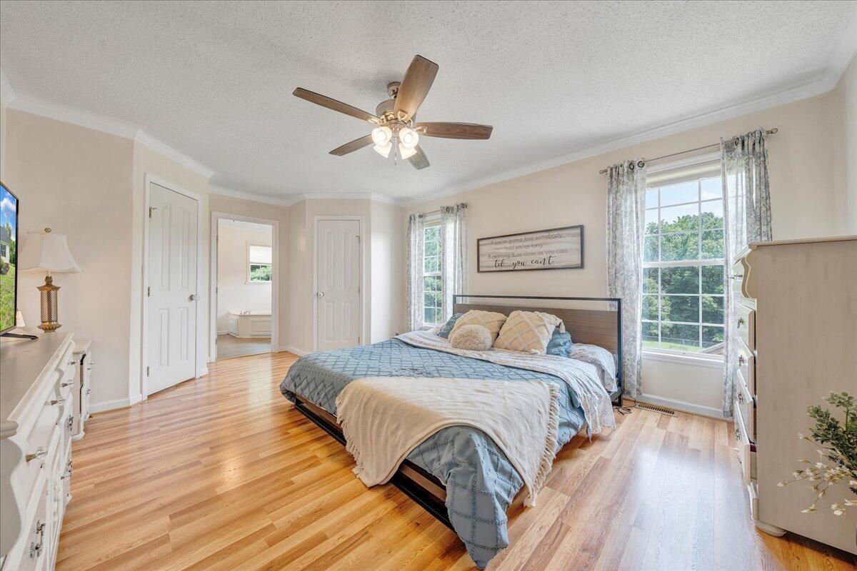 1064 Lipscomb RD