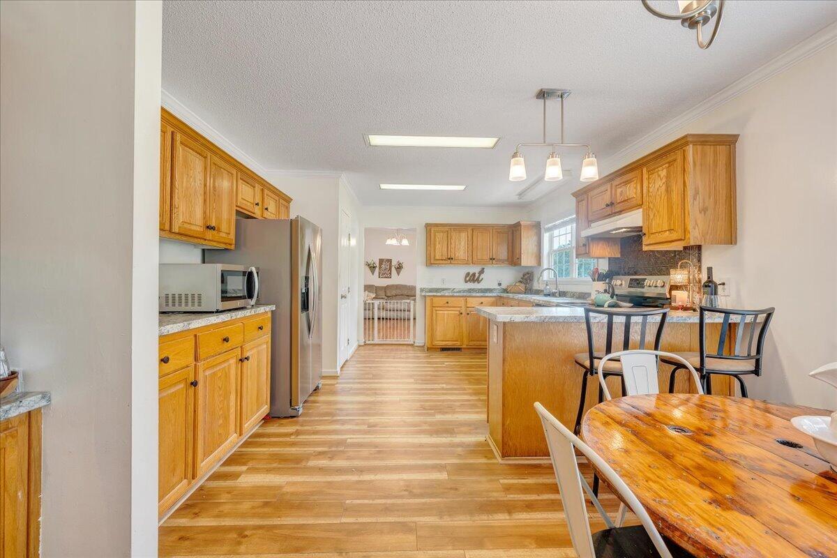 1064 Lipscomb RD