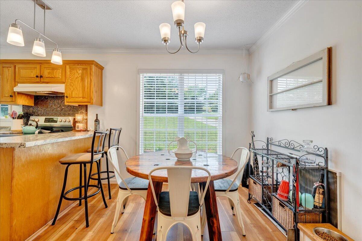 1064 Lipscomb RD