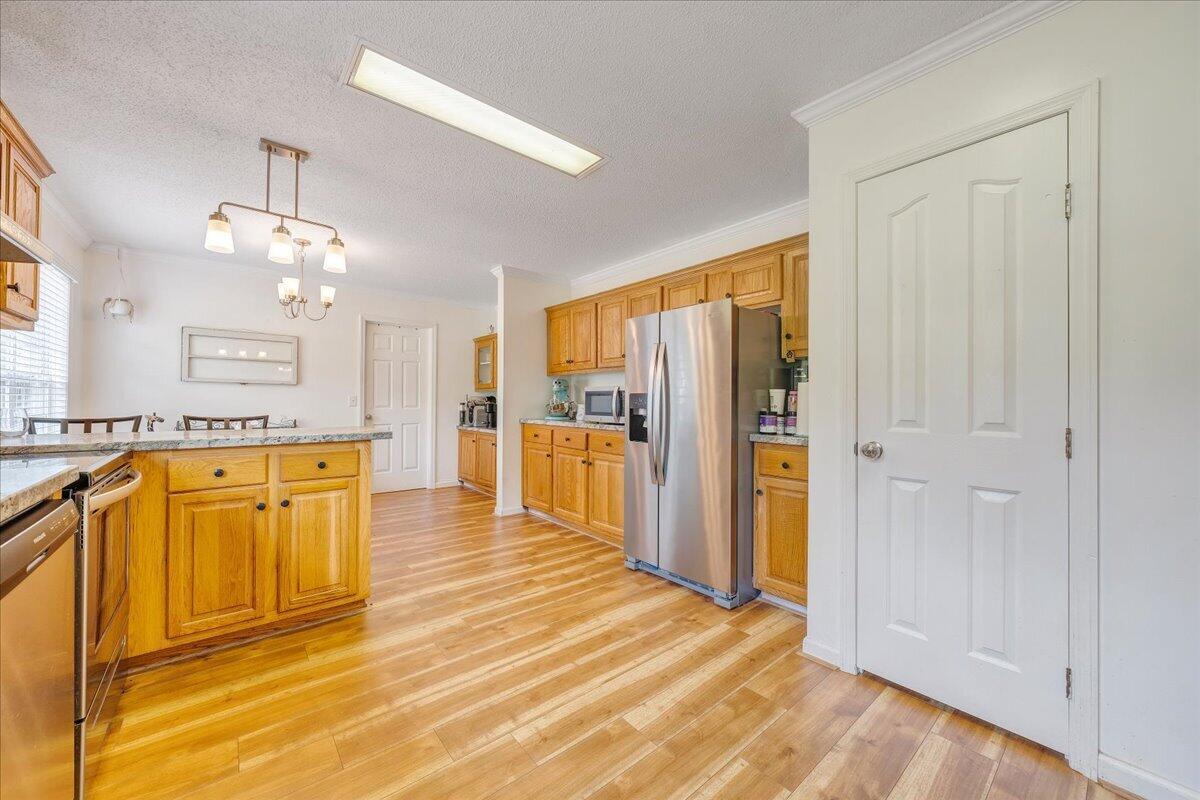 1064 Lipscomb RD