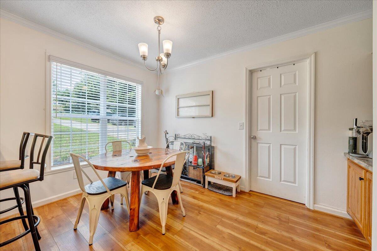 1064 Lipscomb RD