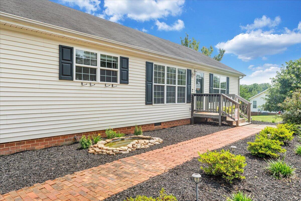1064 Lipscomb RD