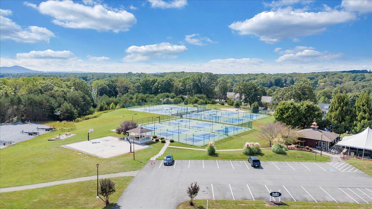 1119 Parkhall RD