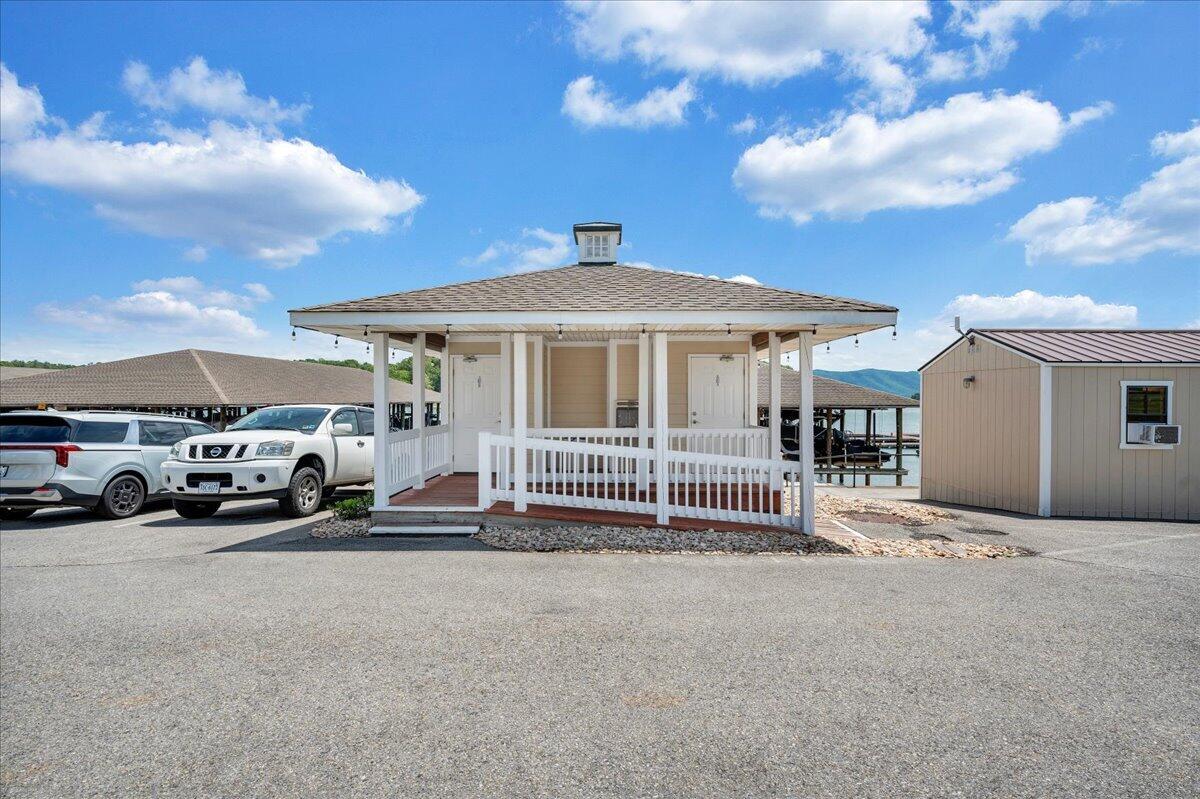 1119 Parkhall RD