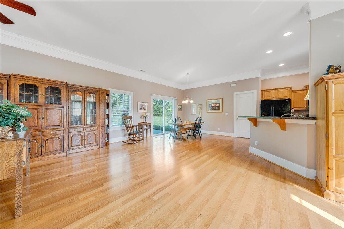 1119 Parkhall RD