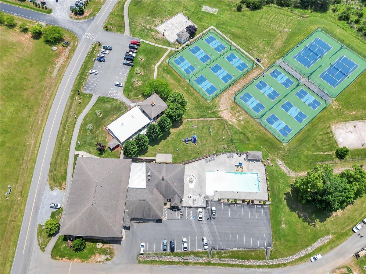 1119 Parkhall RD