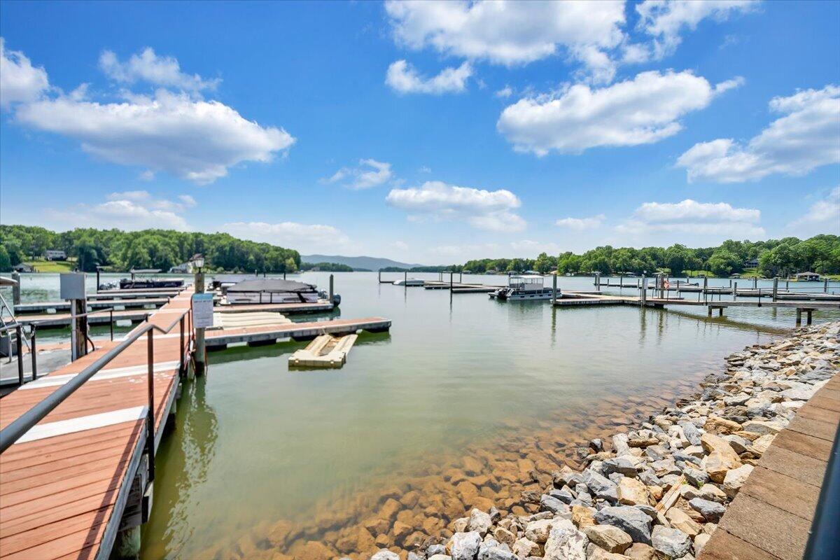 1119 Parkhall RD