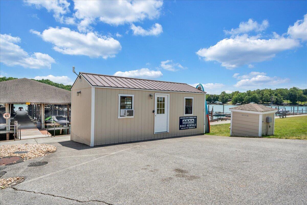 1119 Parkhall RD