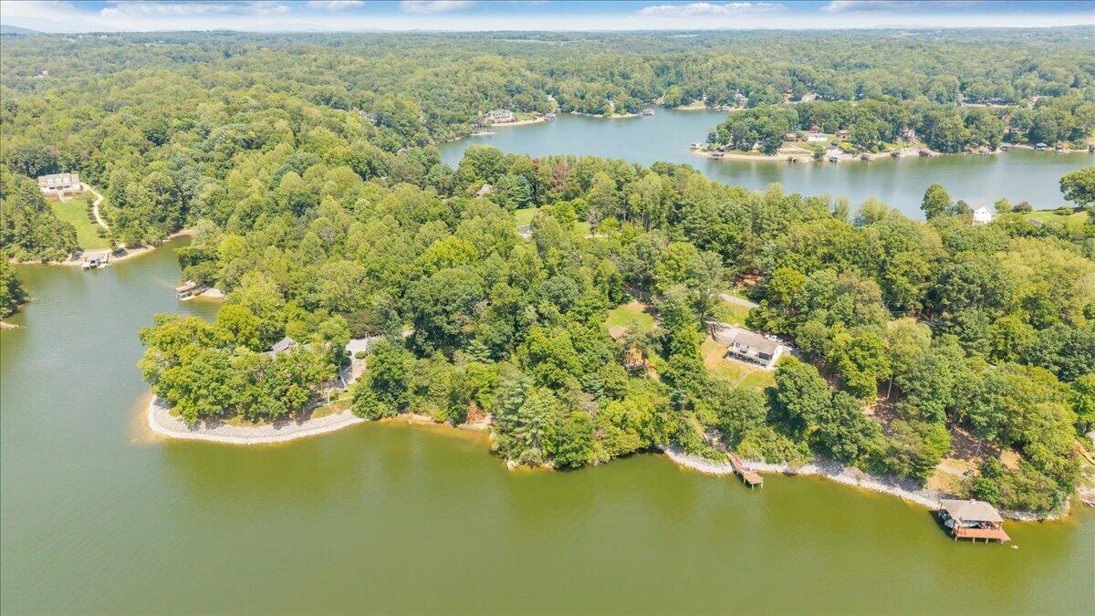6325 Horseshoe Bend RD