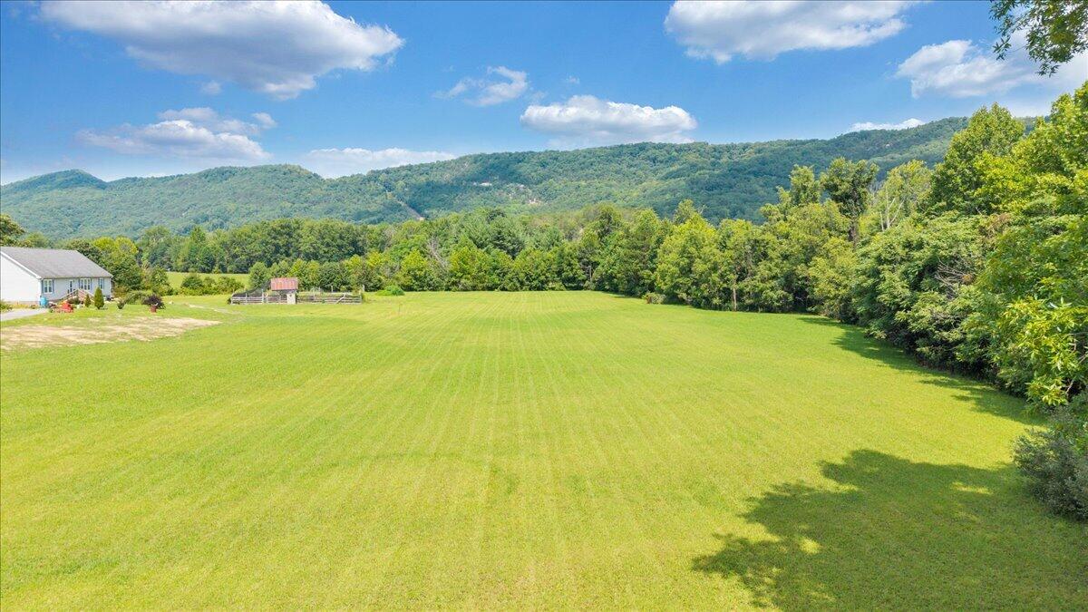 3663 Bradshaw RD