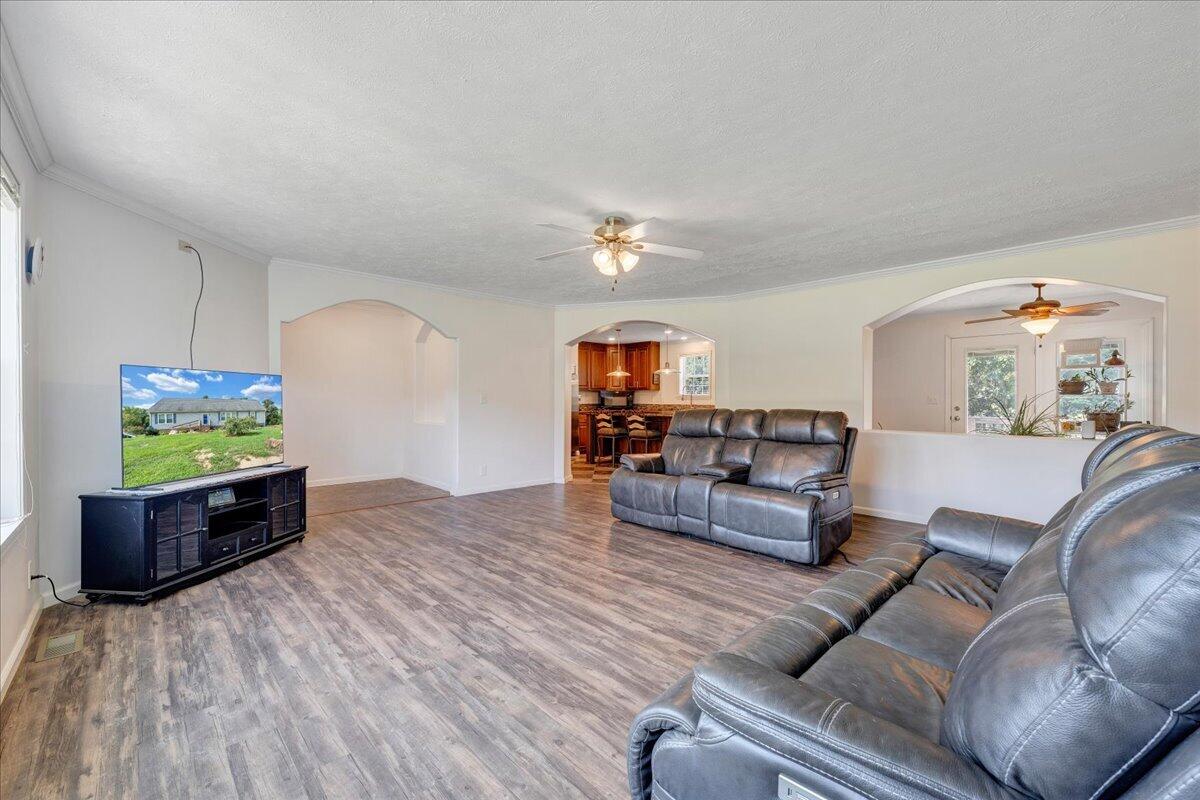 3663 Bradshaw RD