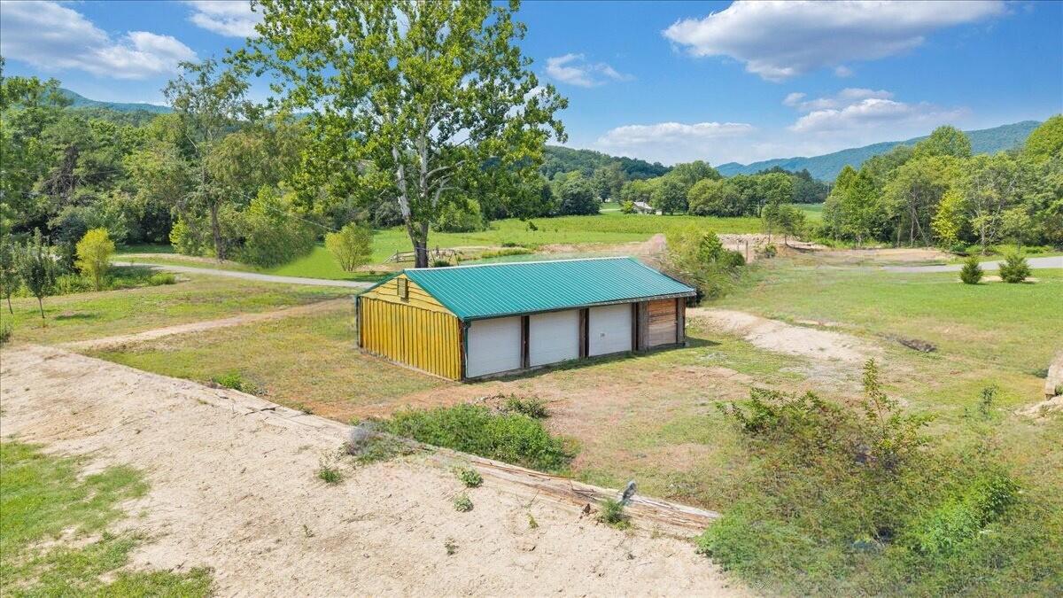 3663 Bradshaw RD