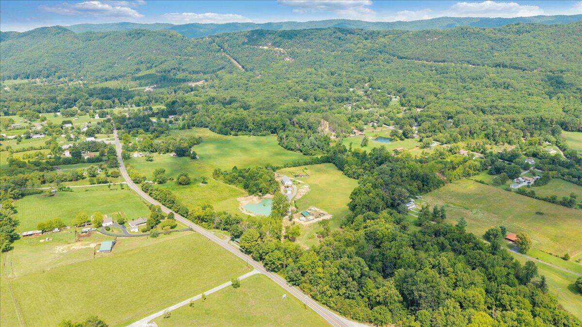 3663 Bradshaw RD