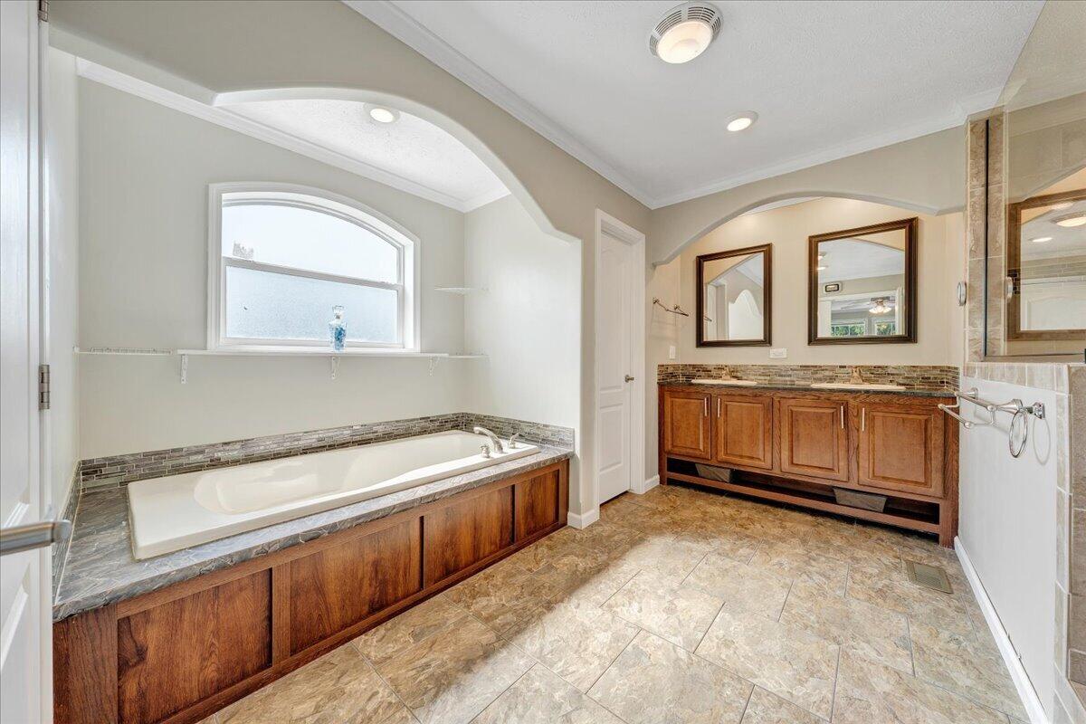 3663 Bradshaw RD