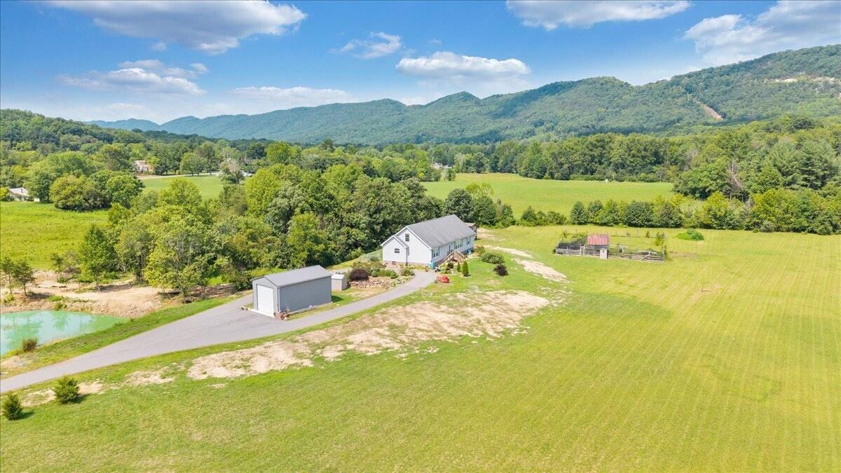 3663 Bradshaw RD