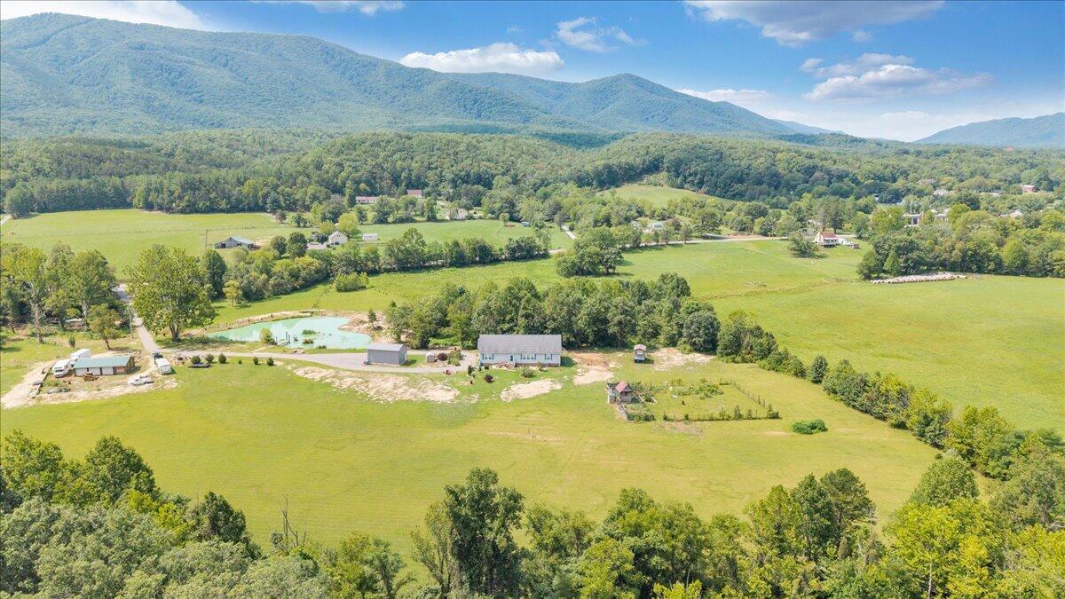 3663 Bradshaw RD