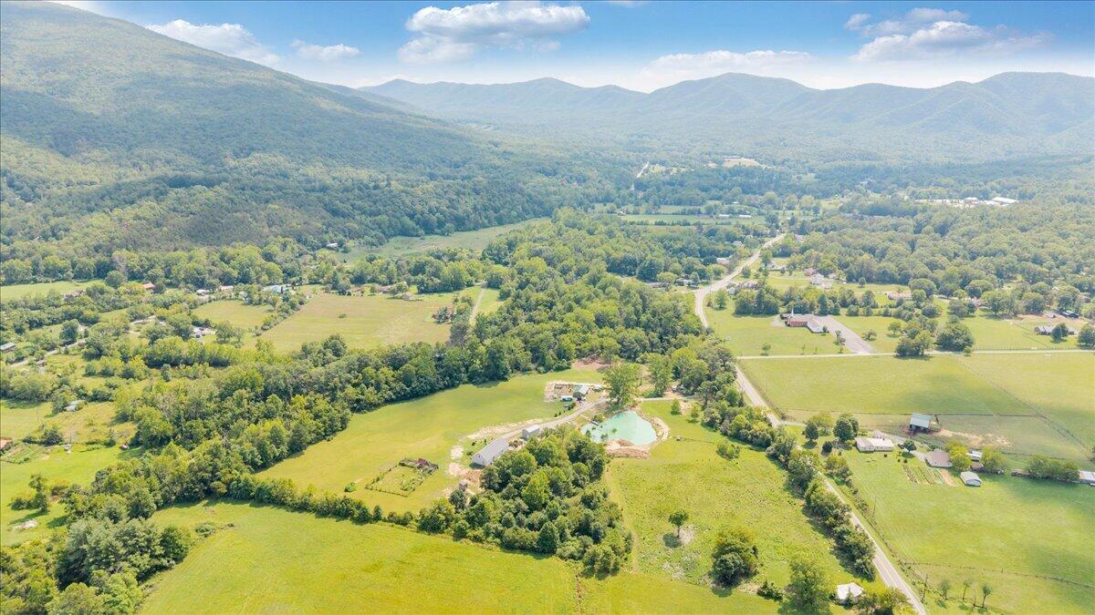 3663 Bradshaw RD