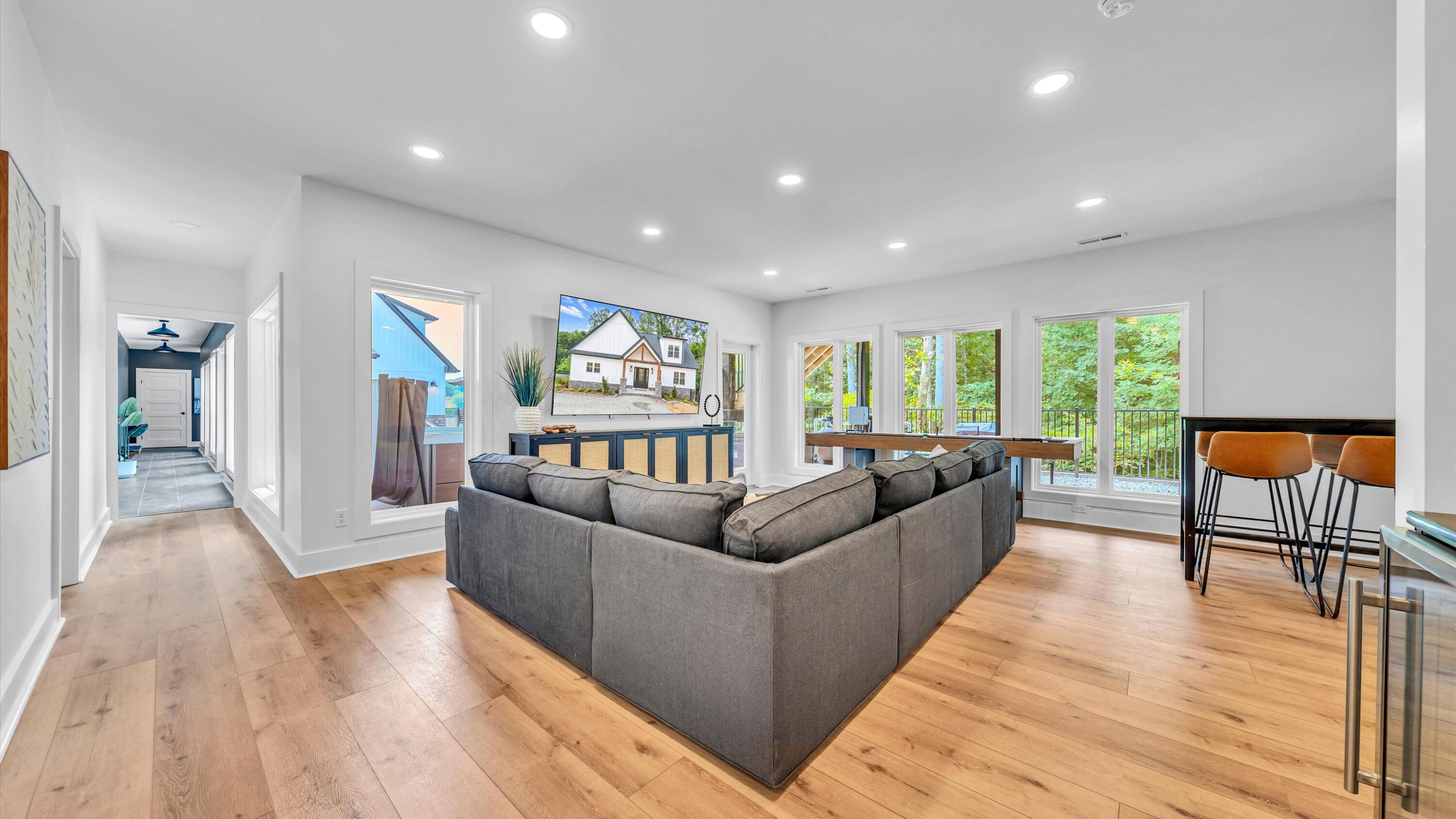 131 Oak Hollow RD