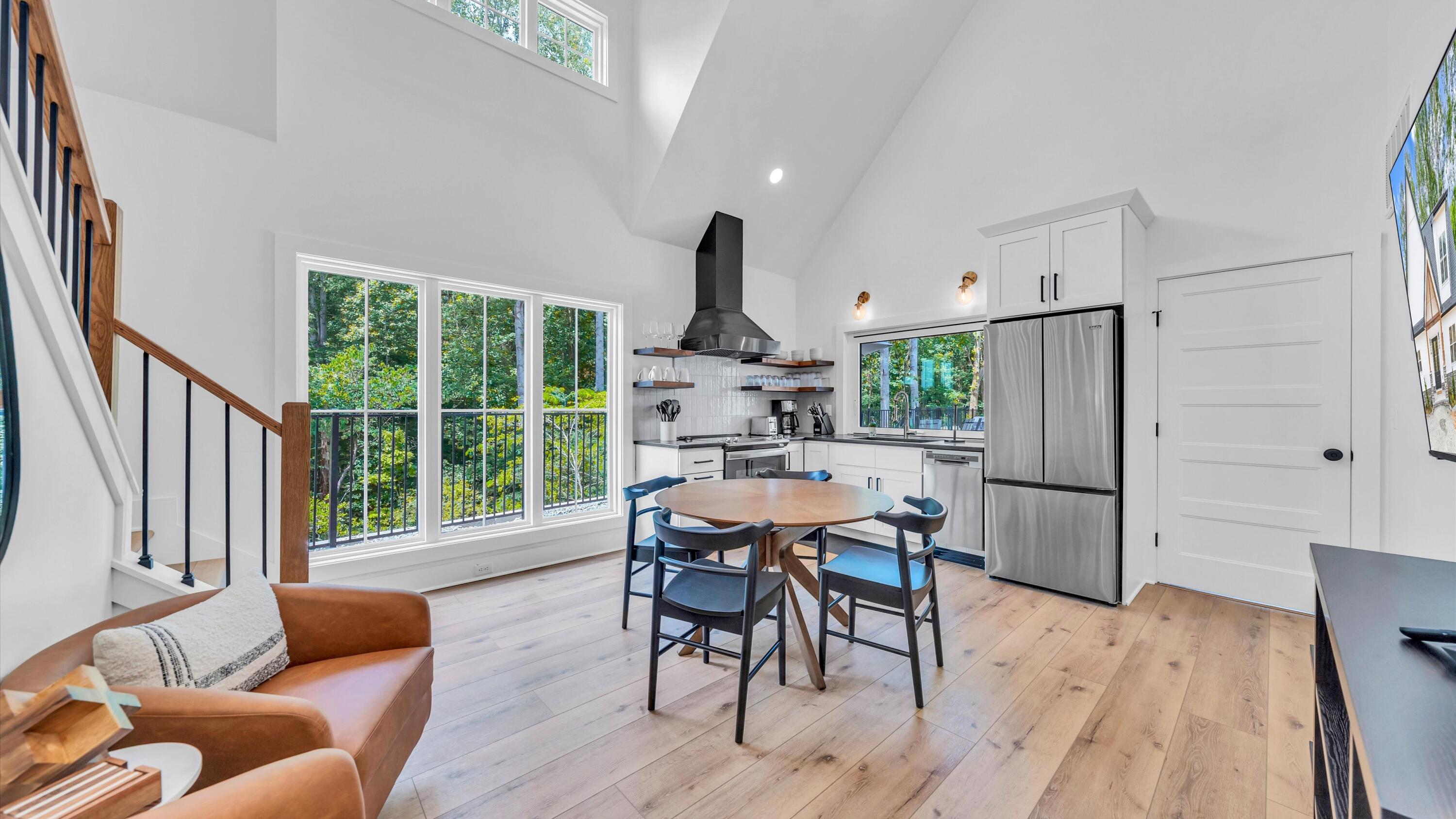 131 Oak Hollow RD