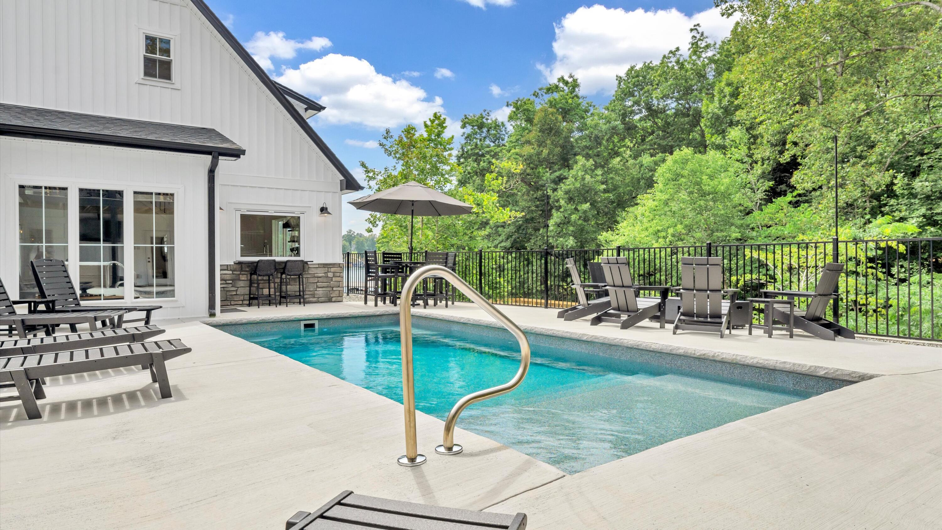 131 Oak Hollow RD