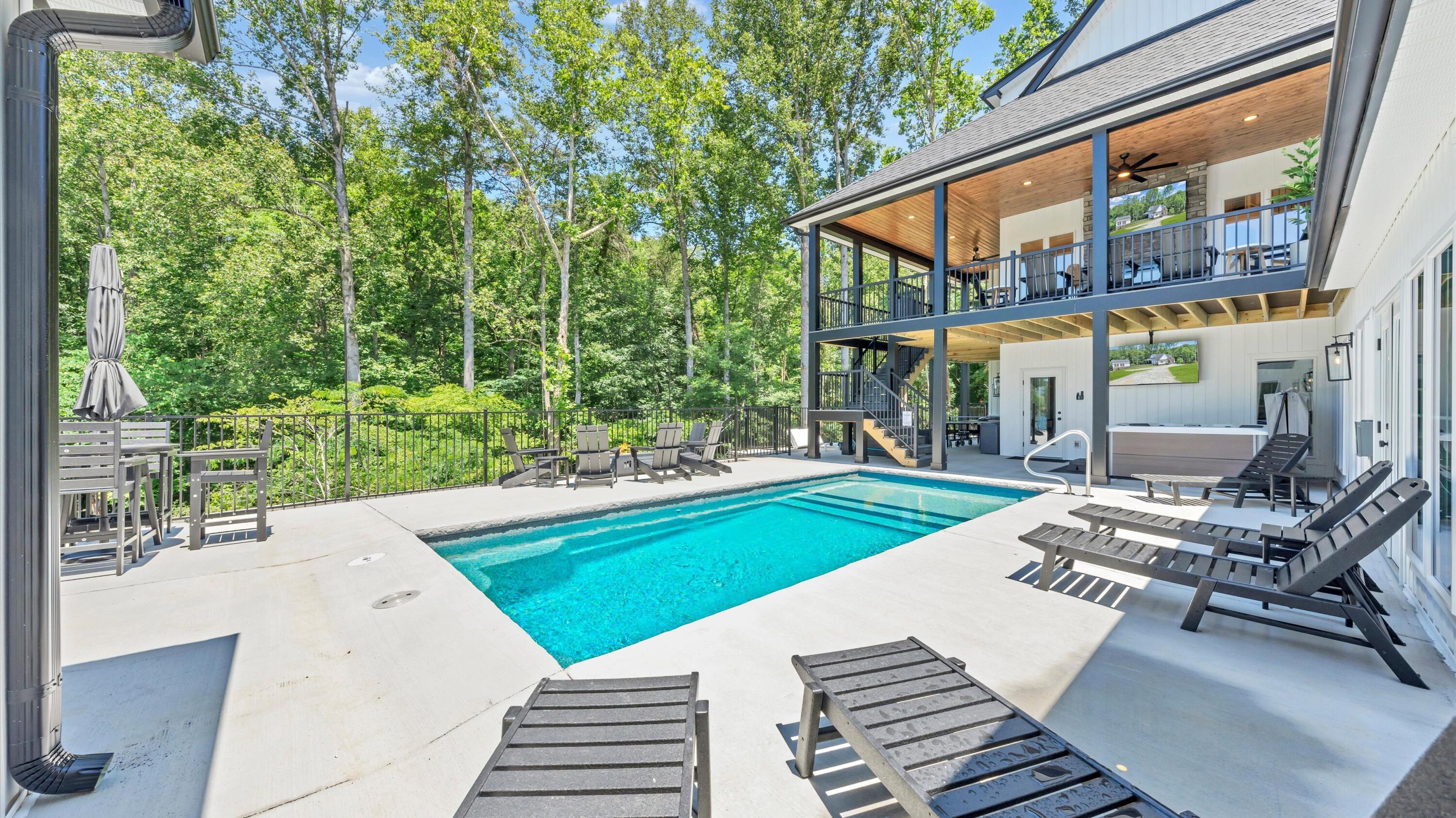 131 Oak Hollow RD