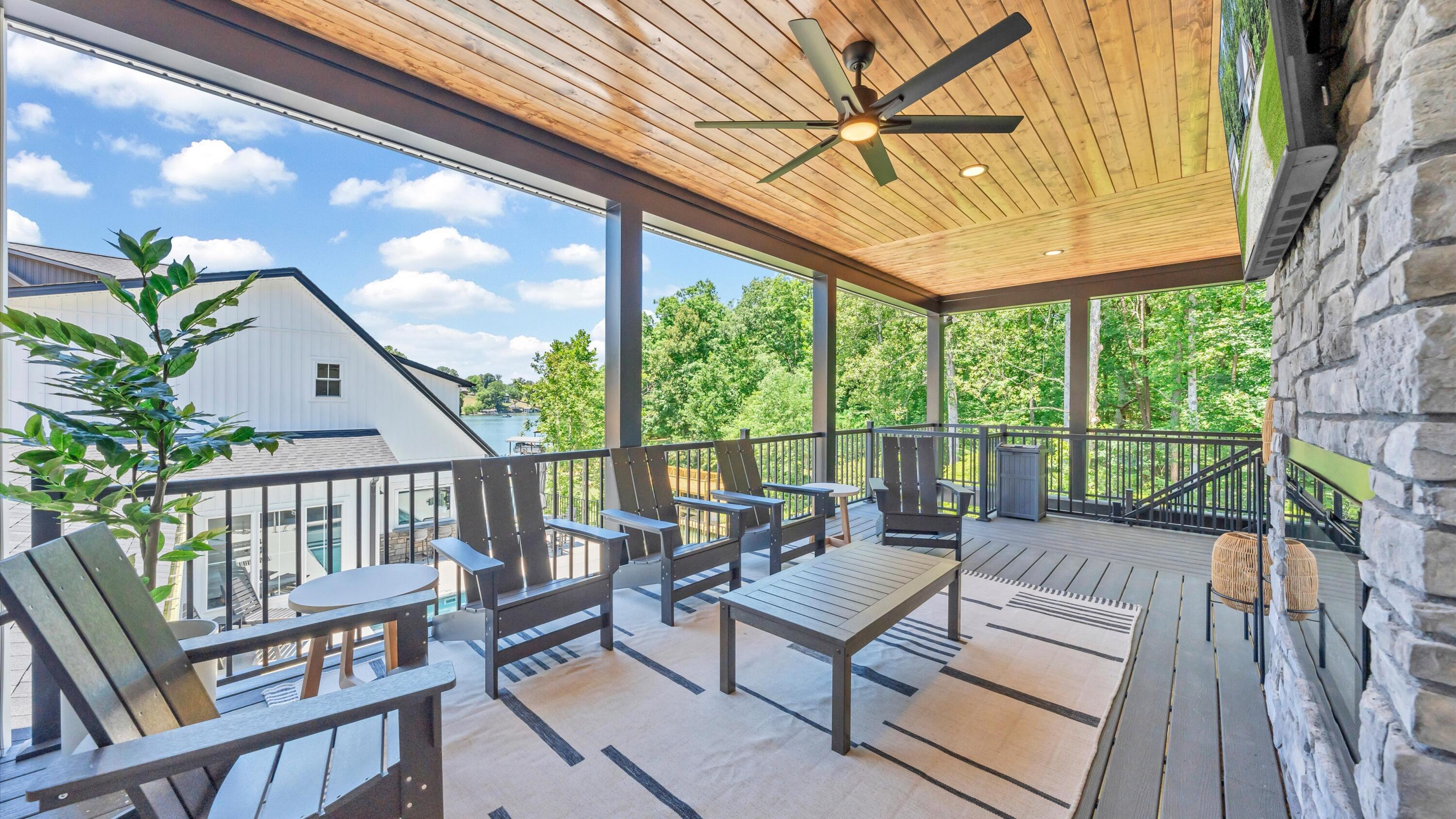 131 Oak Hollow RD