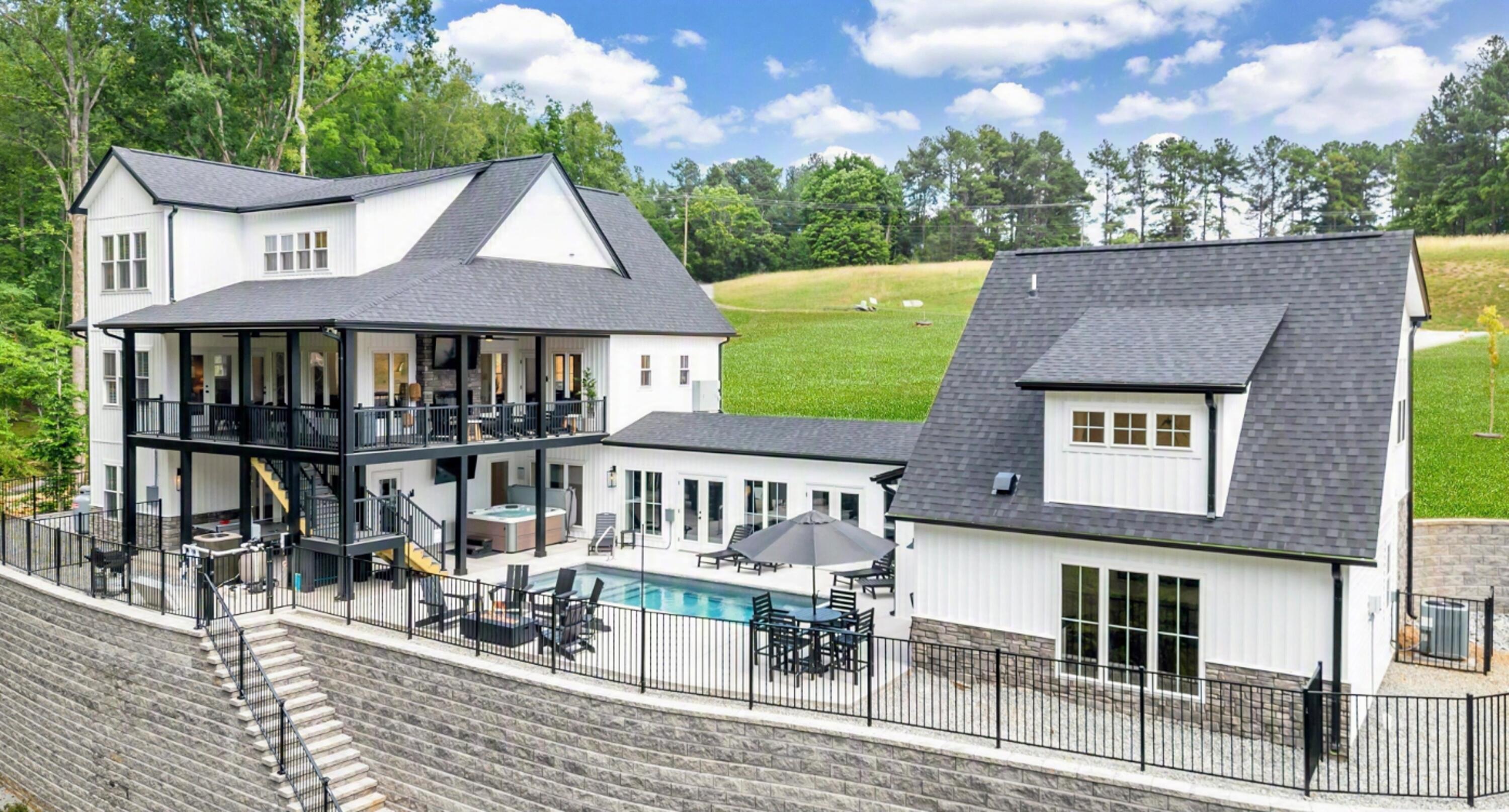 131 Oak Hollow RD