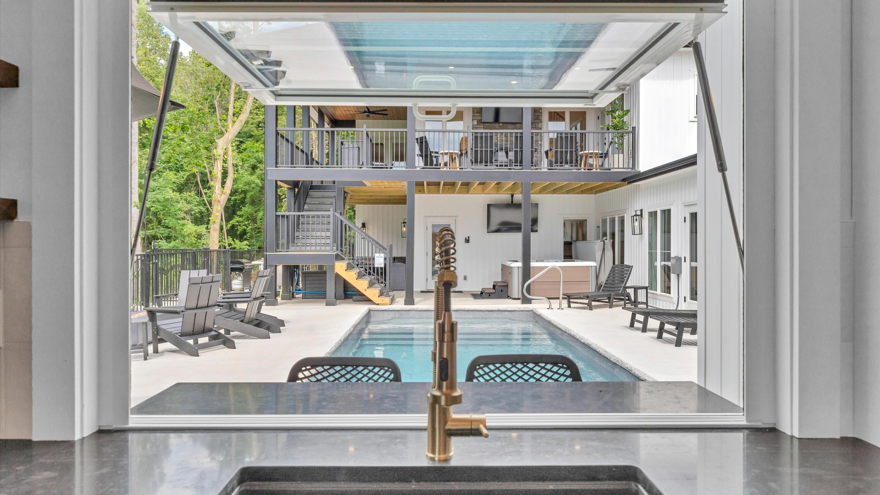 131 Oak Hollow RD