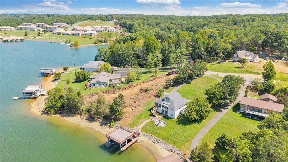 131 Oak Hollow RD