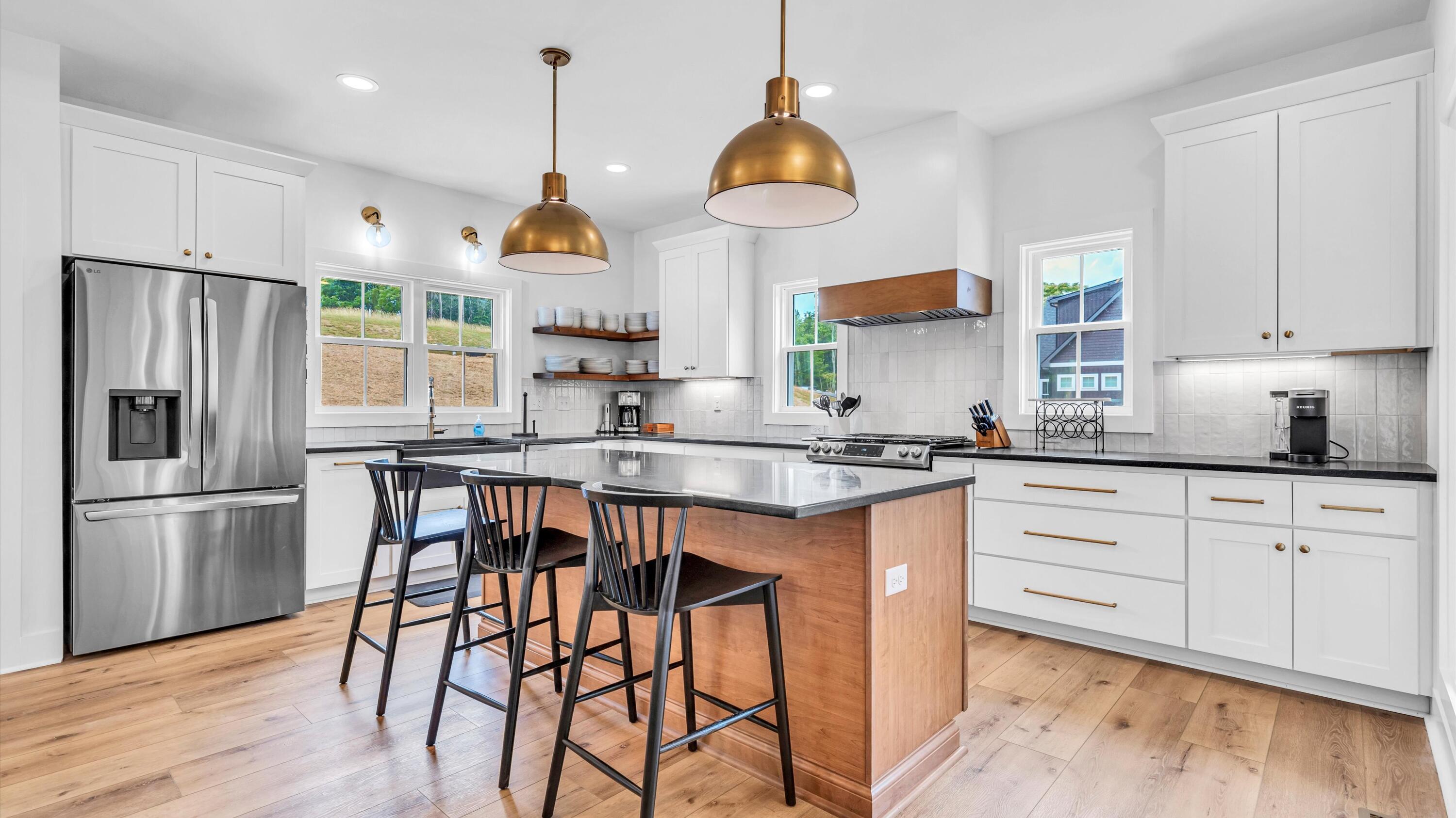 131 Oak Hollow RD