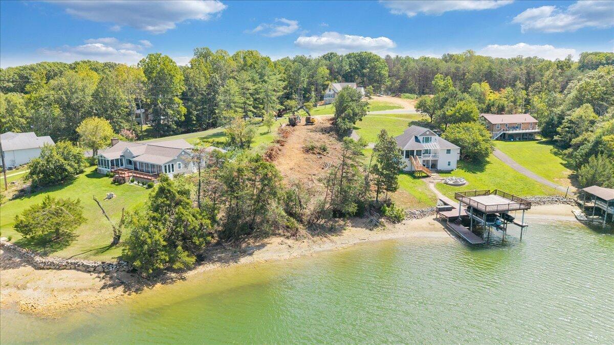 131 Oak Hollow RD