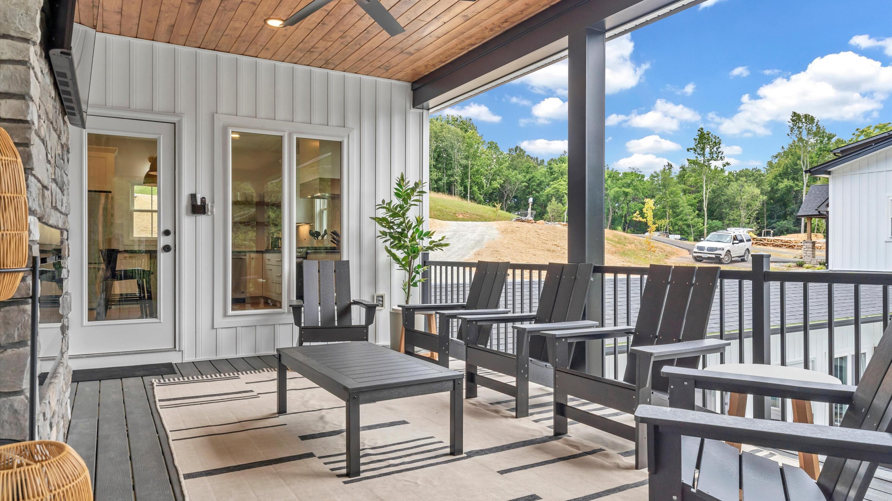 131 Oak Hollow RD