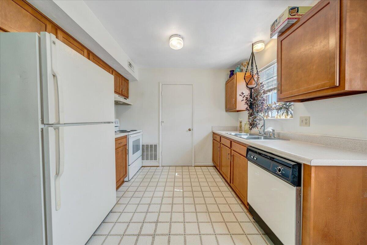 4102 Richland AVE NW