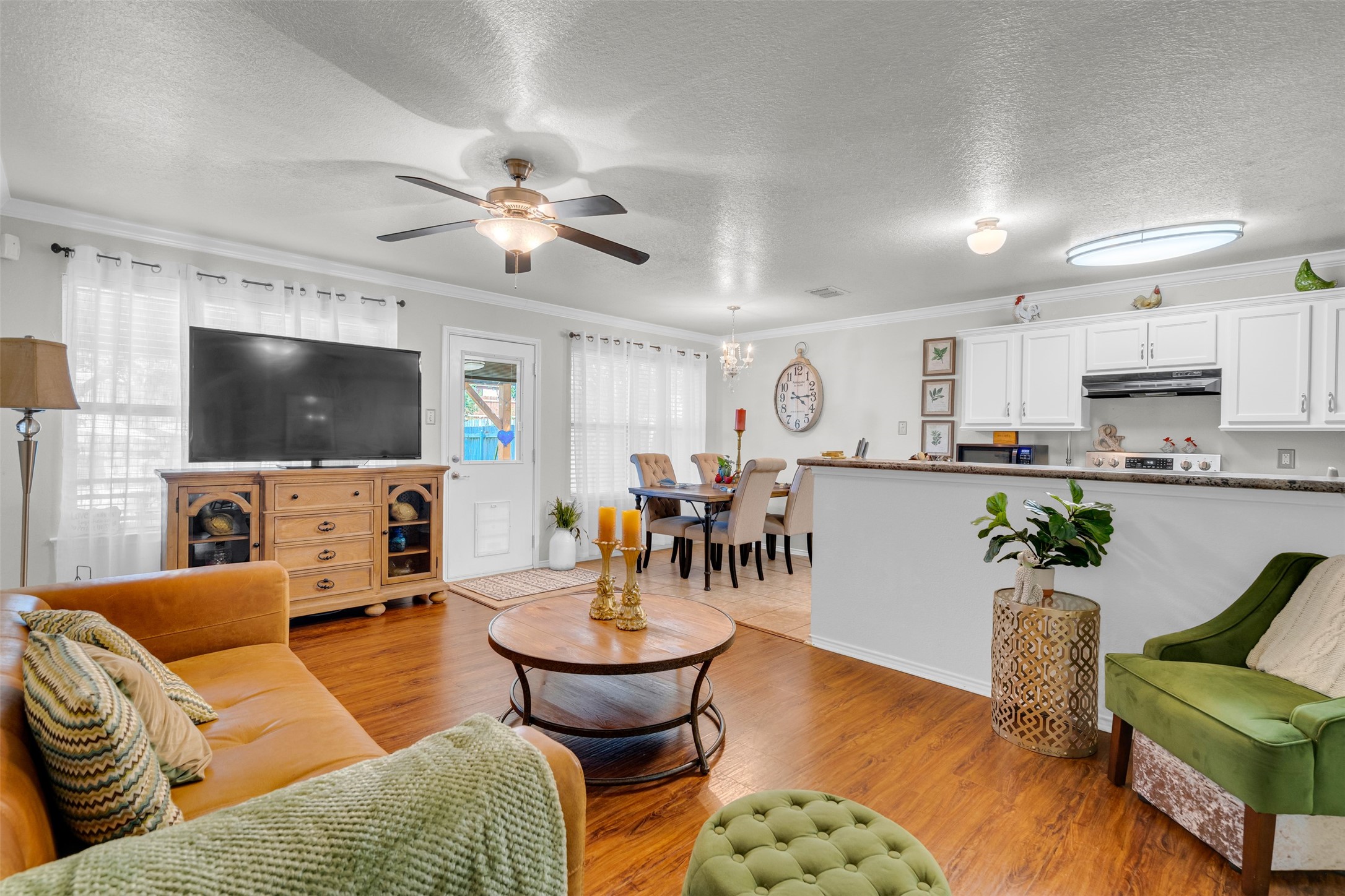 823 Village Point Lane