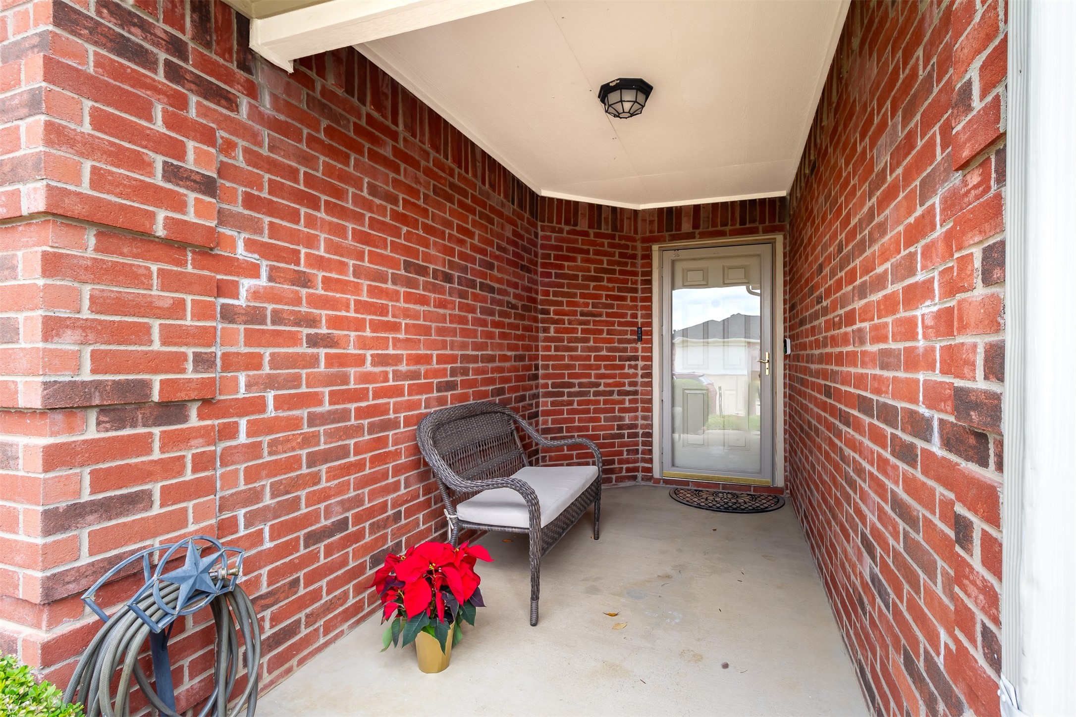 5928 Fox Point Trail