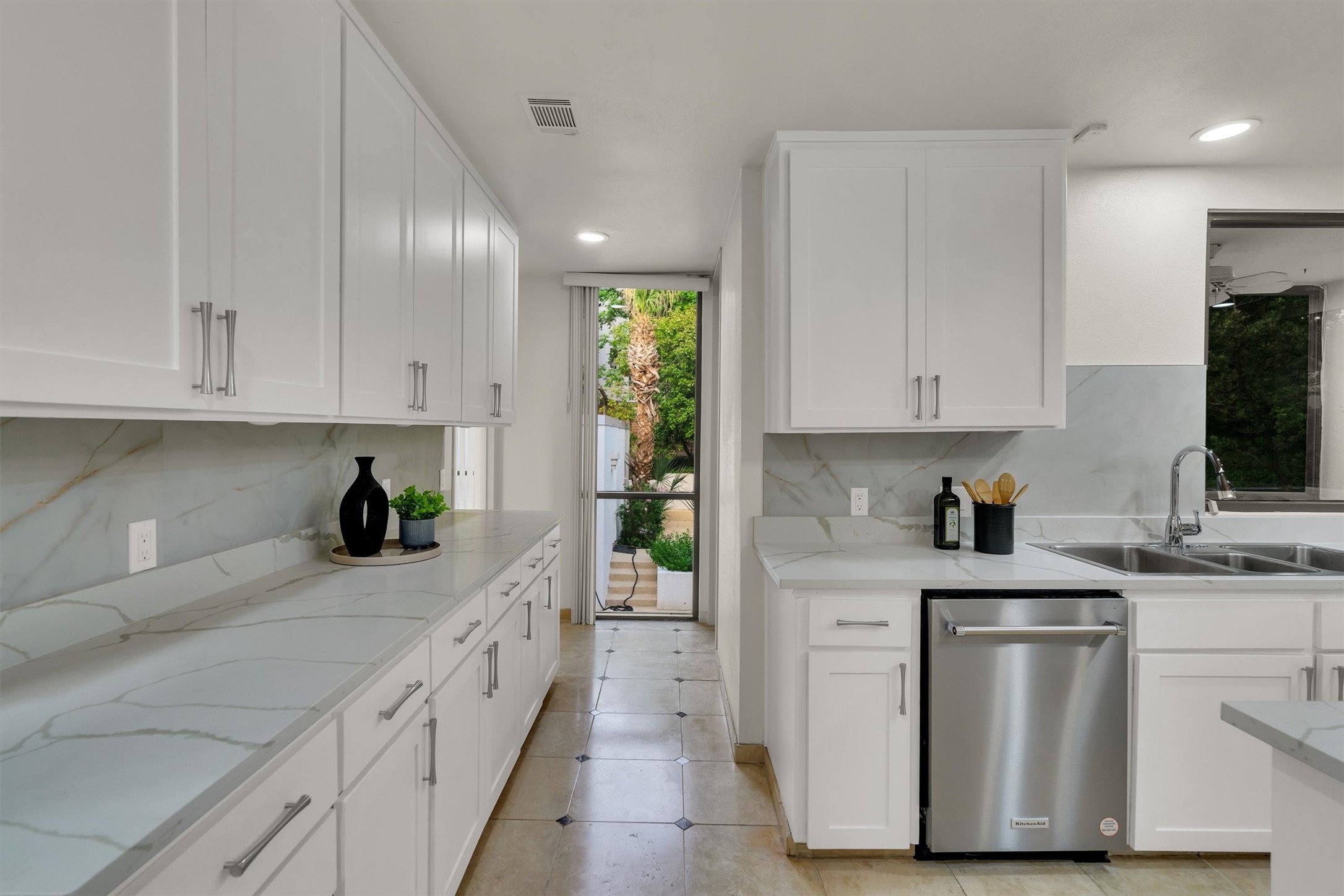 3855 Bellaire Drive S