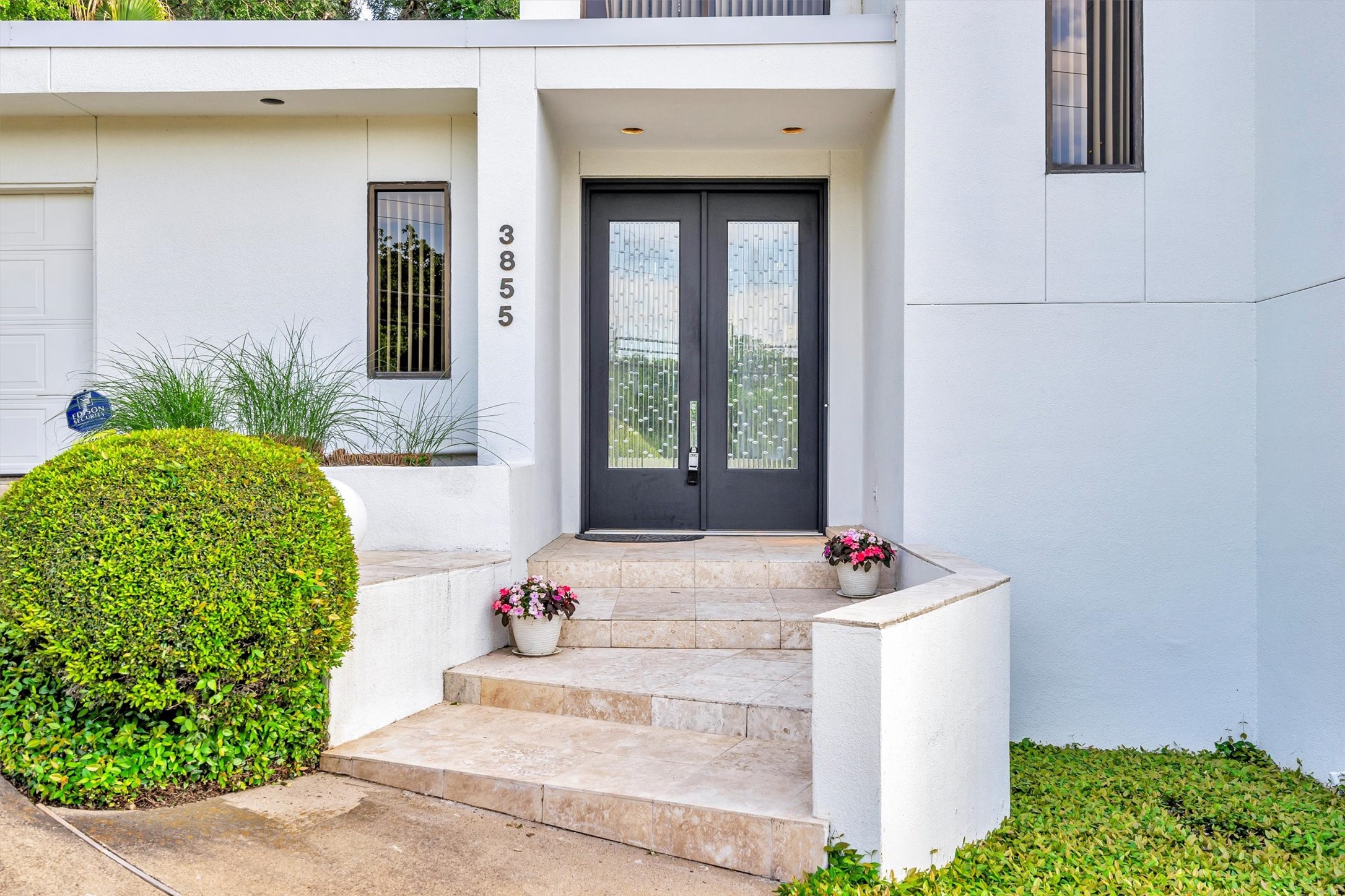 3855 Bellaire Drive S